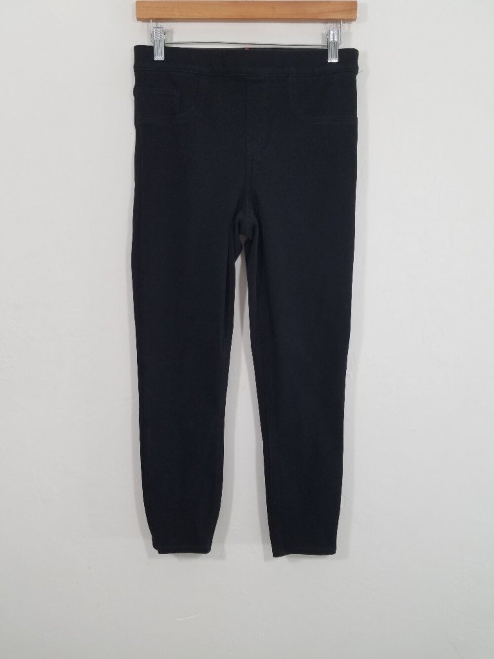 EUC SPANX Pull-On Stretchy Pants Black Size M
